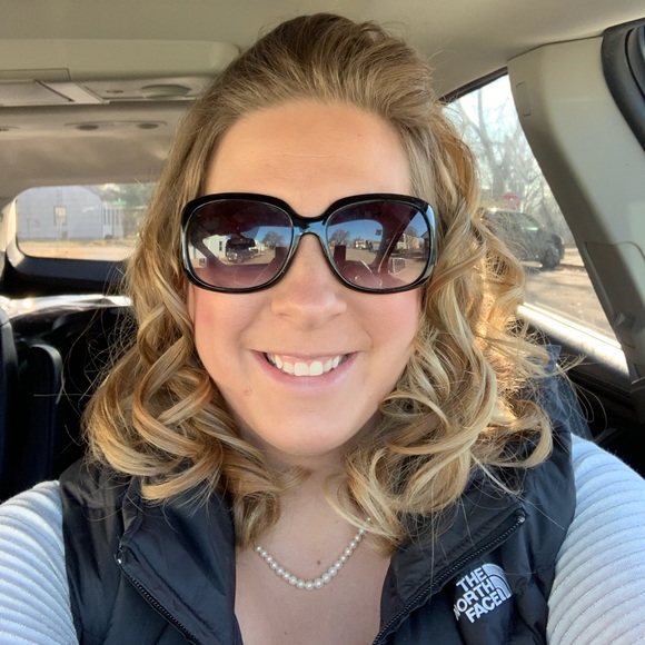 Meet your Posher, Megan - Picture 1 of 1